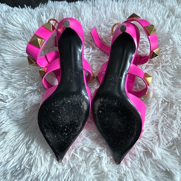 🌸Valentino Roman stud leather pumps 🌸 - Picture 2 of 7